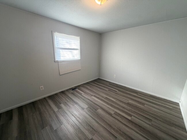 Building Photo - 5.5 Grace-