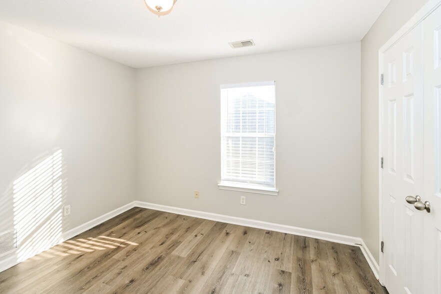 Building Photo - 9890 Vista Ridge Dr