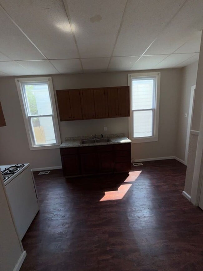 Building Photo - 306-308 East Florida Street