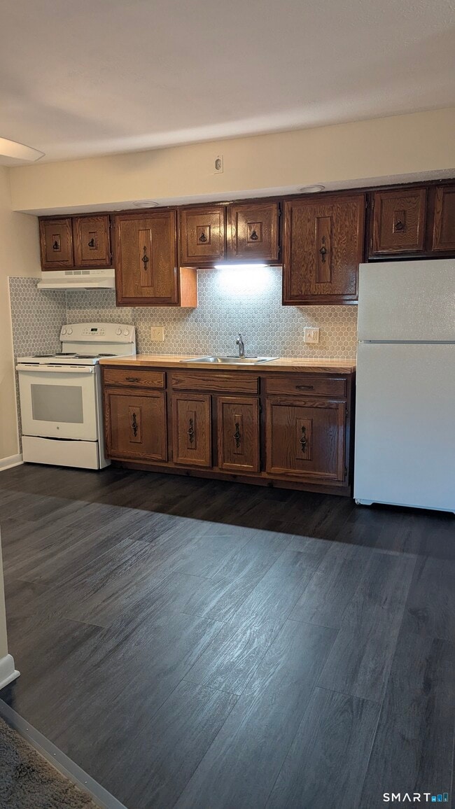 Building Photo - 65 California St