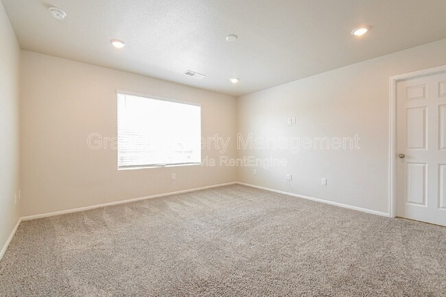 Building Photo - 12232 Creamery St