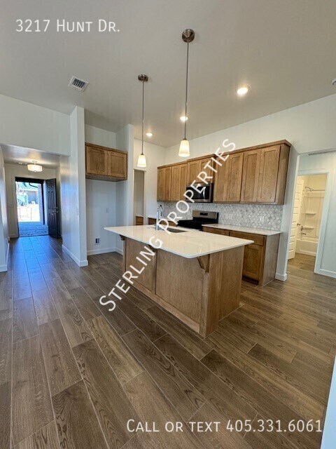 Building Photo - 3217 Hunt Ln