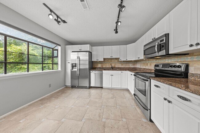 Building Photo - 3959 Aeries Way