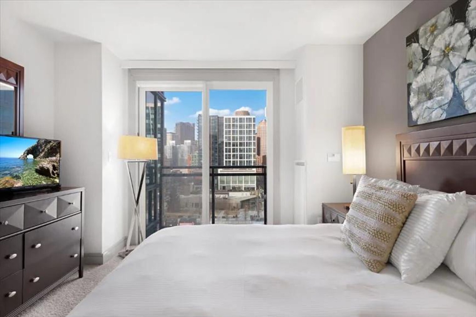 Building Photo - 100 Pier 4 Blvd.