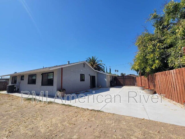 Building Photo - 4032 Bruce Way