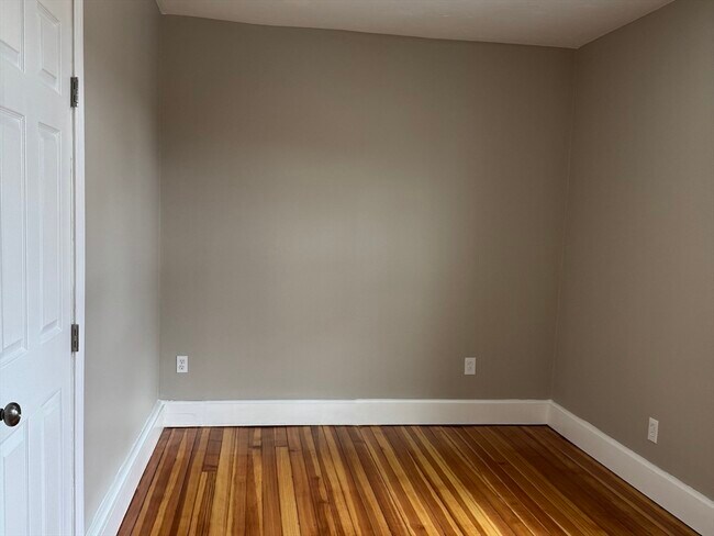 Building Photo - 630 Metropolitan Ave