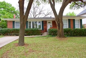 Building Photo - 9850 Gooding Dr
