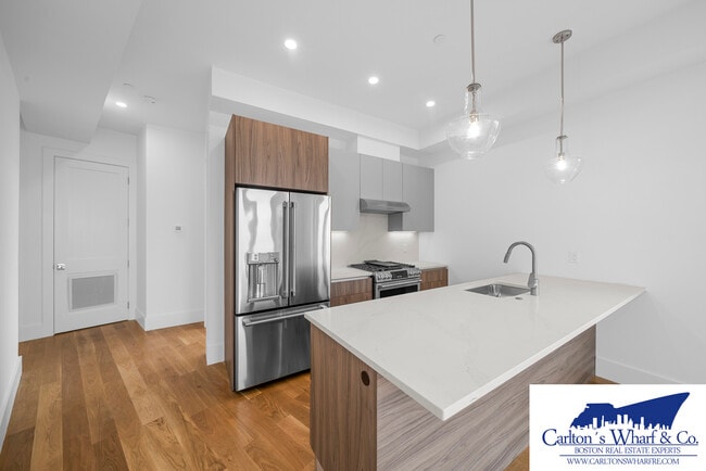 Building Photo - 218 Old Colony Ave