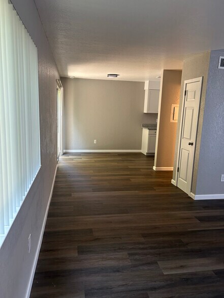 Building Photo - 1659 Blackoak Dr