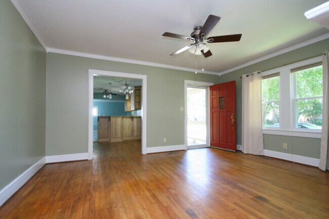 Building Photo - 2715 Thornton Cir SW