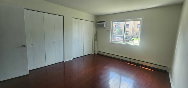 Building Photo - 9290 Hamilton Ct