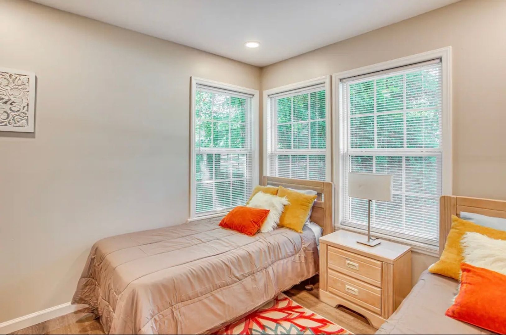 Building Photo - 208 E Columbus St