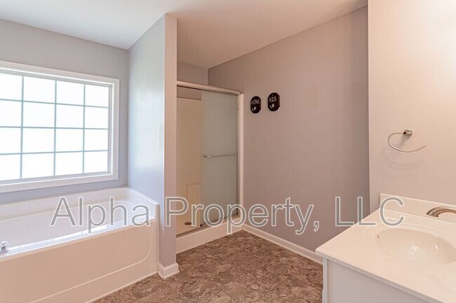 Building Photo - 504 Collingsworth Ln