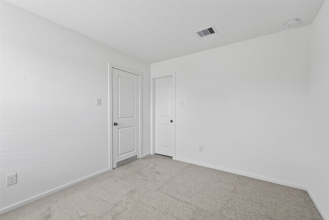 Building Photo - 3302 Hereford Dr