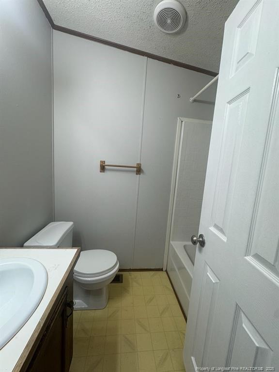 Building Photo - 142 Oak St