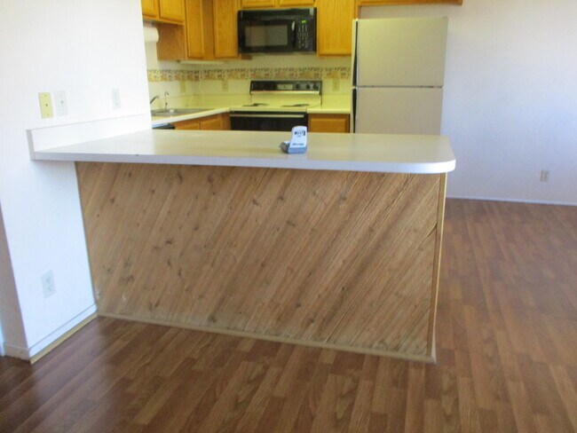 Building Photo - APPLICATION APPROVED- Rock Springs I Condo...