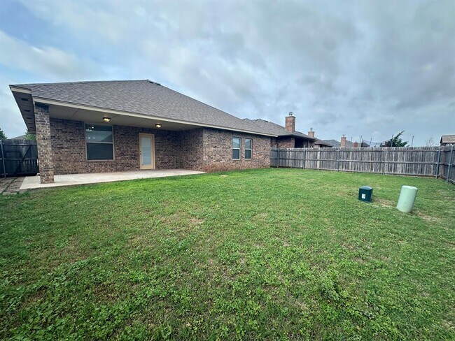 Building Photo - 8017 NW 160th Terrace