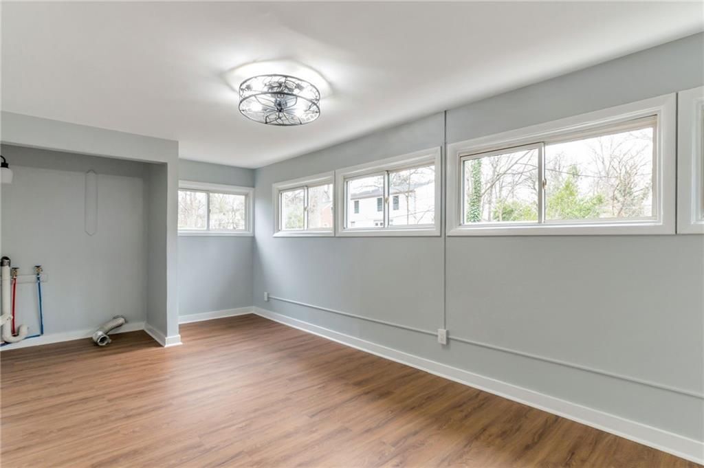 Building Photo - 2545 White Oak Dr