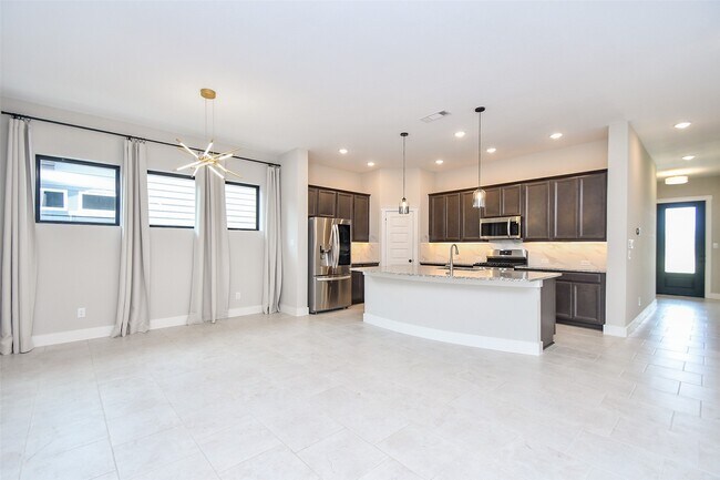 Building Photo - 15247 Parkland Canyon Dr