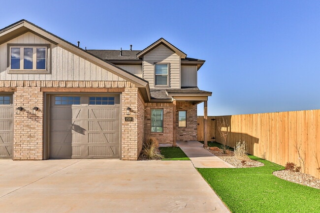Building Photo - Modern Two Bedroom Townhome In Cooper!