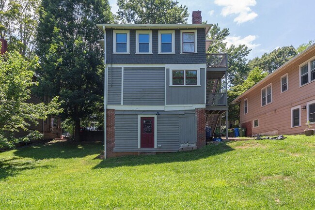 Building Photo - Montford Furnished Rental