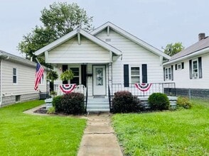 Building Photo - Charming 3-Bedroom Home with Garage & Fenced Yard!
