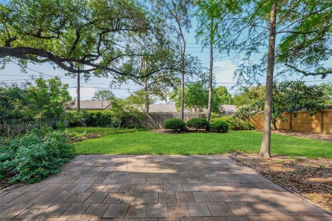Building Photo - 9622 Highmeadow Dr