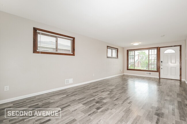 Building Photo - 219 Garden City Dr