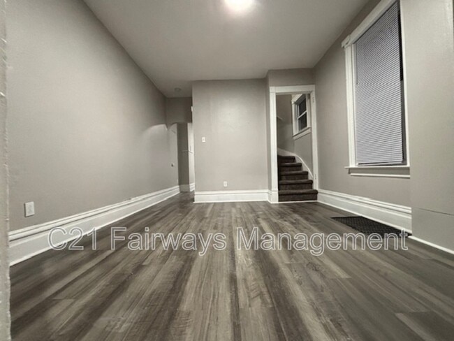 Building Photo - 370 3rd St
