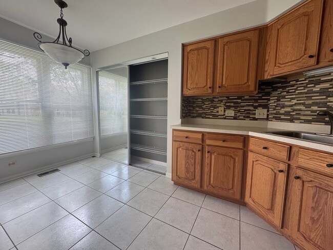 Building Photo - 2515 Live Oak Ln