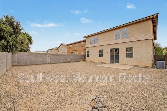 Building Photo - 45556 W Tucker Rd