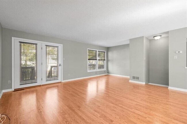Building Photo - 102 Westbrooke Ln