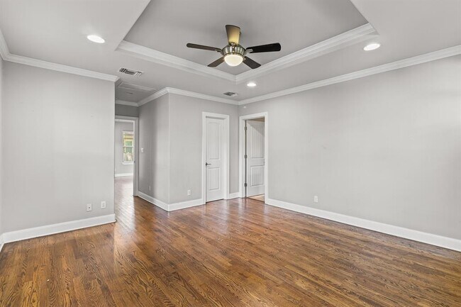 Building Photo - 4702 Rosedale Ave