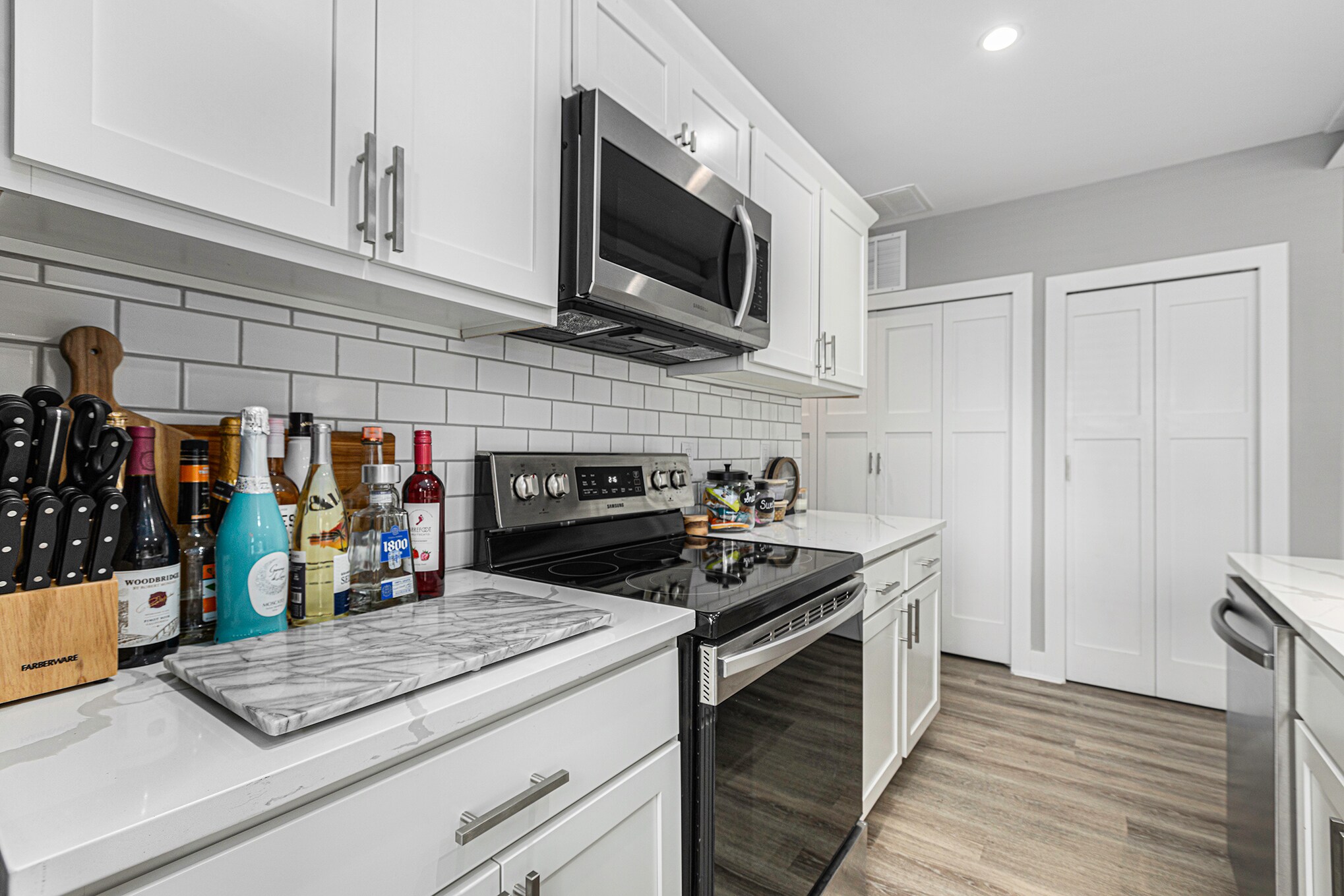 Building Photo - 211 S Pleasant St