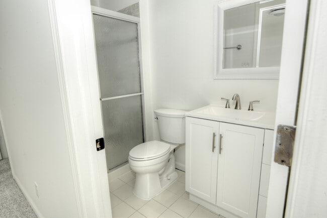 Building Photo - 2309 Sudbury Ln