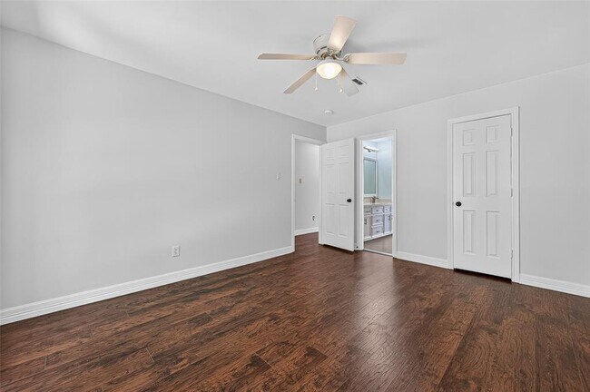 Building Photo - 1035 Flagmore Dr