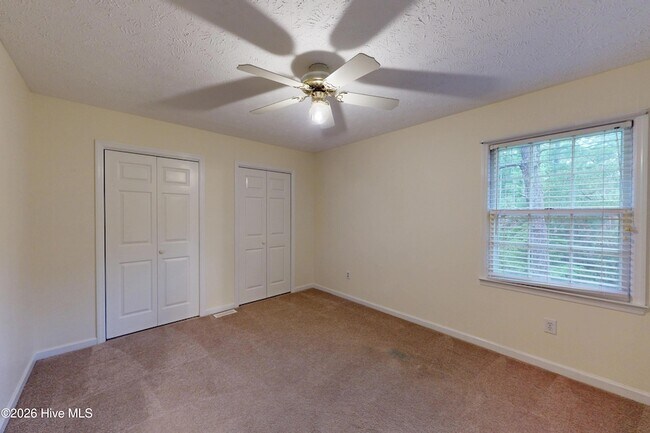 Building Photo - 464 Summerlea Dr