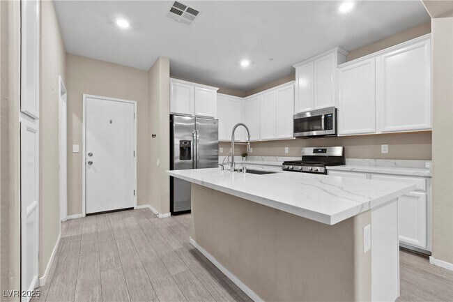 Building Photo - 49 Alamere Falls Dr