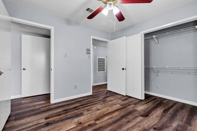 Building Photo - 3407 Pecan Point Dr