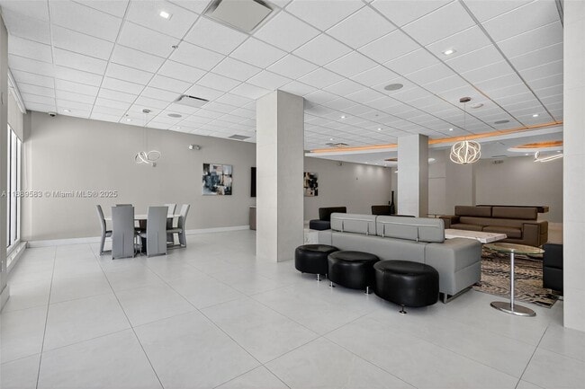 Building Photo - 3001 S Ocean Dr