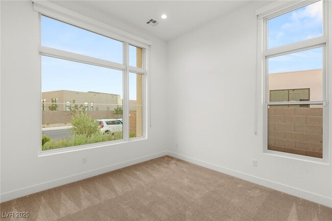 Building Photo - 10793 Vista Altura Ave