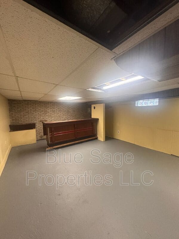 Building Photo - 1024 Broad St