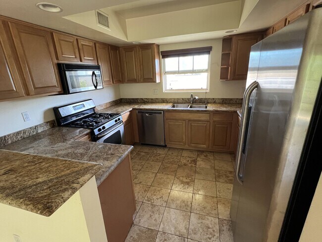 Floorplan - 2301 Roscomare Road