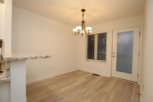 Building Photo - Updated 3Bed 3Bath Townhouse in Plantation East