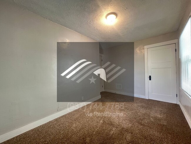 Building Photo - 1023 Clover St