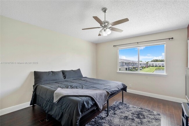 Building Photo - 3120 SW 49th St