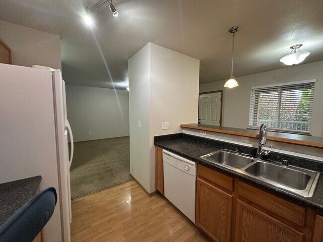 Building Photo - 5752 Legoe Ave