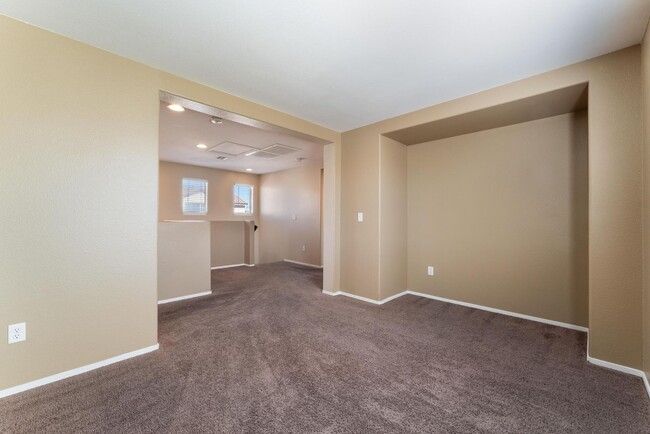 Building Photo - Gated Community  Home
