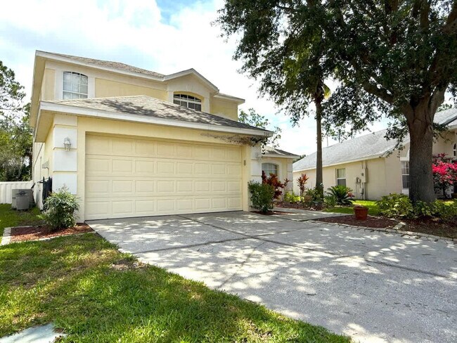 Building Photo - 900 Oxford Dr