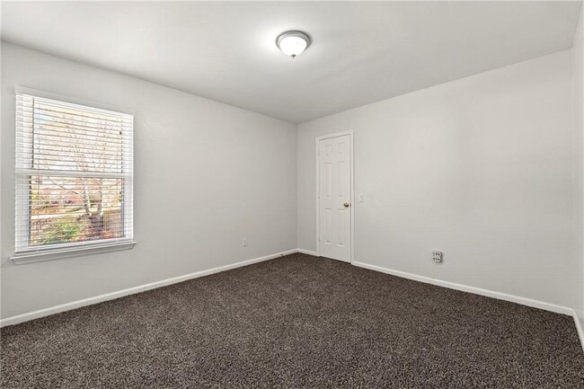 Building Photo - 3744 Misty Wood Dr N W
